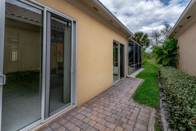 4705 Dovehill Drive, Palm Beach Gardens, FL 33418
