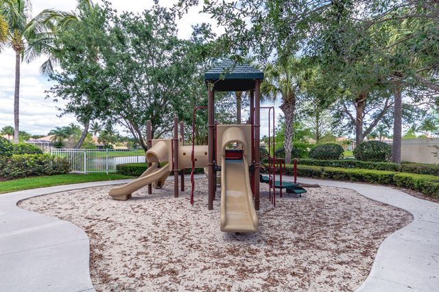 4705 Dovehill Drive, Palm Beach Gardens, FL 33418