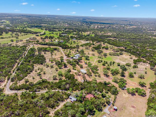 975 FLYING R RANCH RD E, Spring Branch, TX 78070