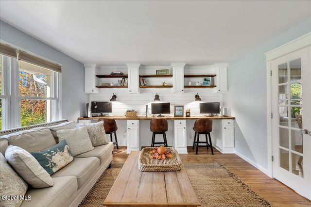 3 Sweetbriar Lane, Queensbury, NY 12804