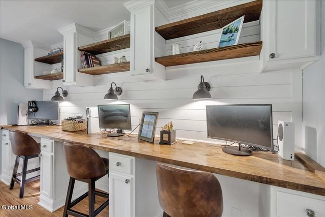 3 Sweetbriar Lane, Queensbury, NY 12804