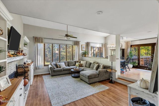 3 Sweetbriar Lane, Queensbury, NY 12804