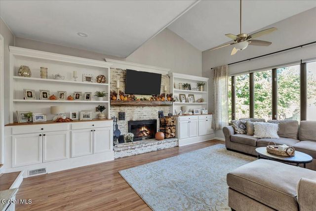 3 Sweetbriar Lane, Queensbury, NY 12804