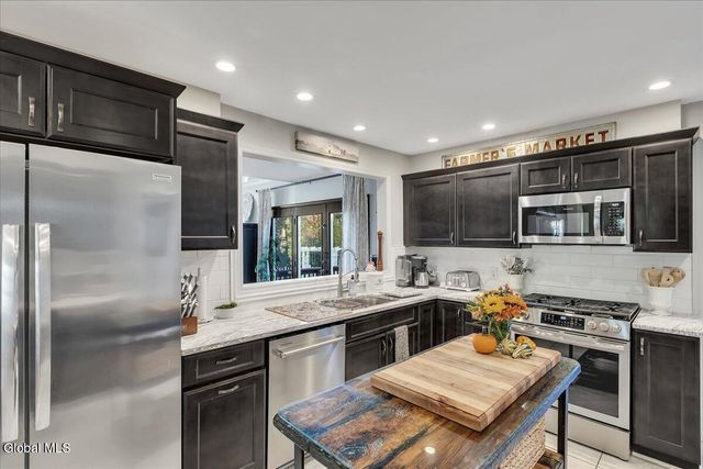 3 Sweetbriar Lane, Queensbury, NY 12804