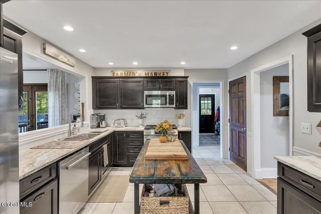 3 Sweetbriar Lane, Queensbury, NY 12804