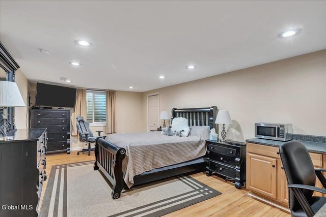 3 Sweetbriar Lane, Queensbury, NY 12804