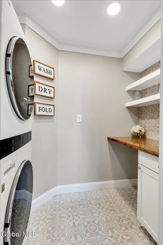 3 Sweetbriar Lane, Queensbury, NY 12804