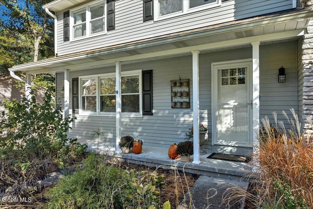 3 Sweetbriar Lane, Queensbury, NY 12804