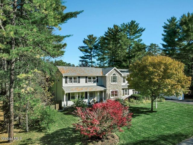 3 Sweetbriar Lane, Queensbury, NY 12804