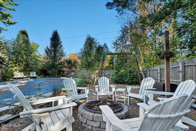 3 Sweetbriar Lane, Queensbury, NY 12804