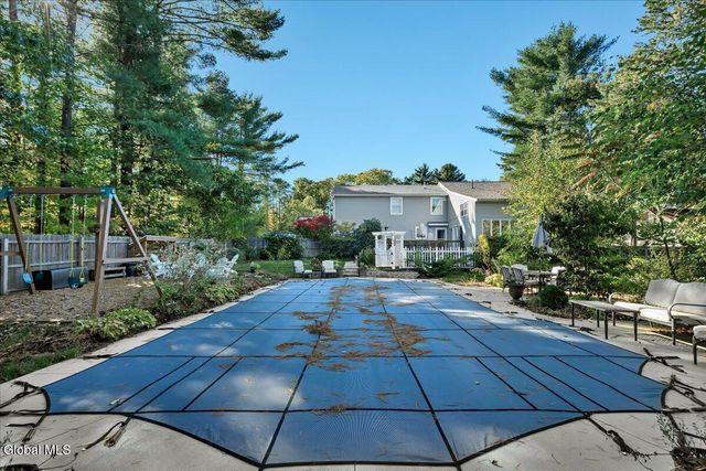 3 Sweetbriar Lane, Queensbury, NY 12804