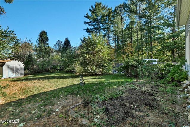 3 Sweetbriar Lane, Queensbury, NY 12804