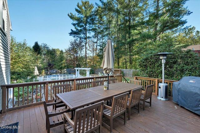 3 Sweetbriar Lane, Queensbury, NY 12804