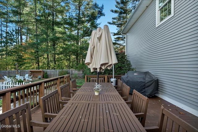 3 Sweetbriar Lane, Queensbury, NY 12804