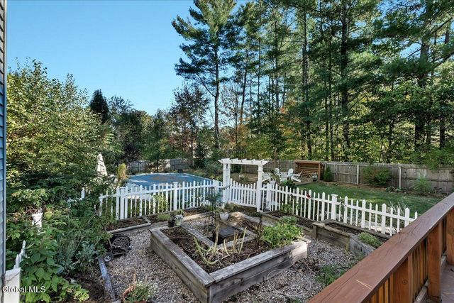 3 Sweetbriar Lane, Queensbury, NY 12804