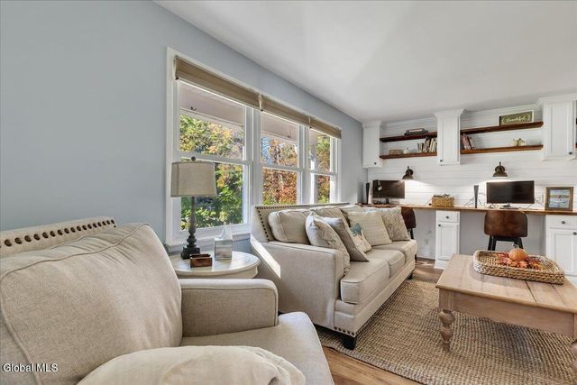 3 Sweetbriar Lane, Queensbury, NY 12804