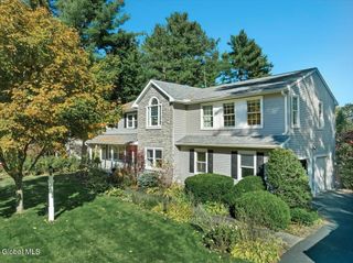 3 Sweetbriar Lane, Queensbury, NY 12804