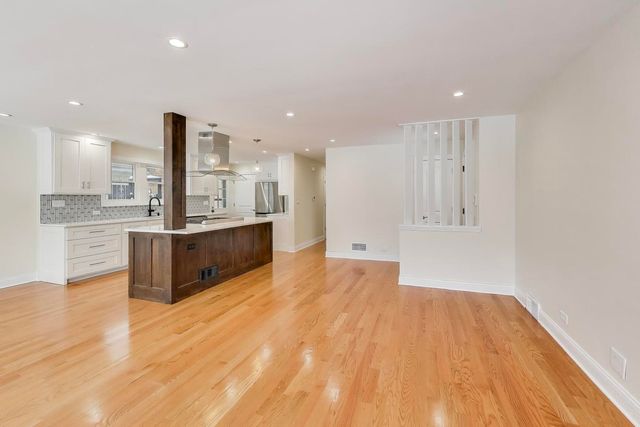 8628 Kimball Avenue, Skokie, IL 60076