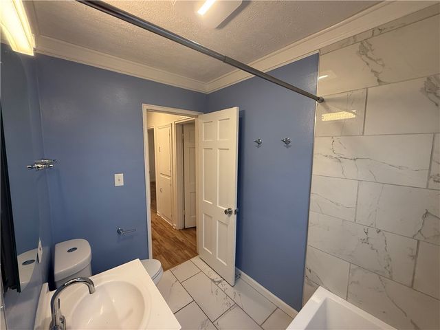 1922 Shroyer Road, Oakwood, OH 45419