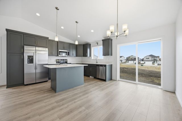 2414 38th Avenue S, Moorhead, MN 56560