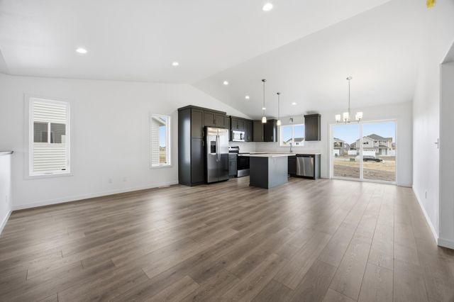 2414 38th Avenue S, Moorhead, MN 56560