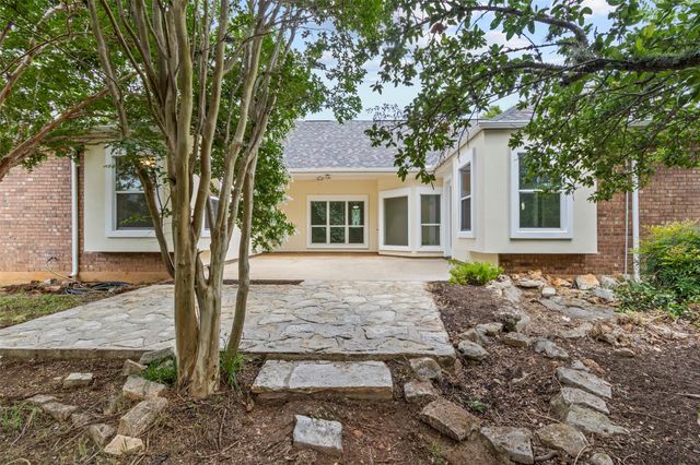 1205 Mountain View DR, San Marcos, TX 78666
