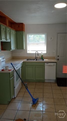 31 Stirling Street, Savannah, GA 31401