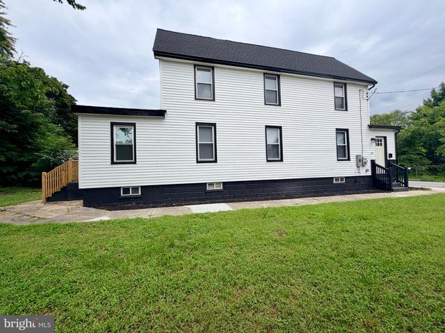19 W MADISON ST, Paulsboro, NJ 08066