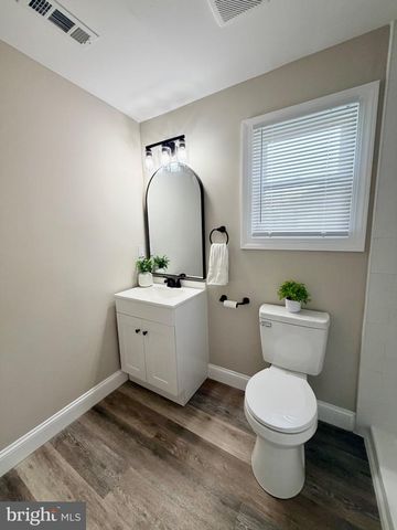 19 W MADISON ST, Paulsboro, NJ 08066