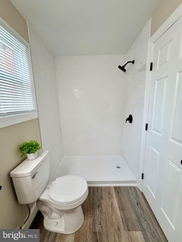 19 W MADISON ST, Paulsboro, NJ 08066