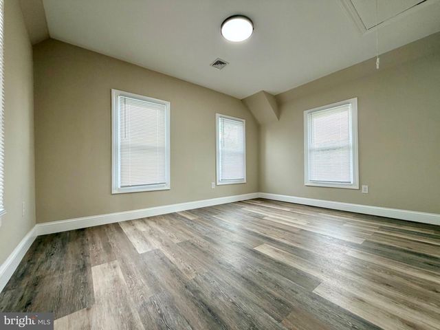 19 W MADISON ST, Paulsboro, NJ 08066