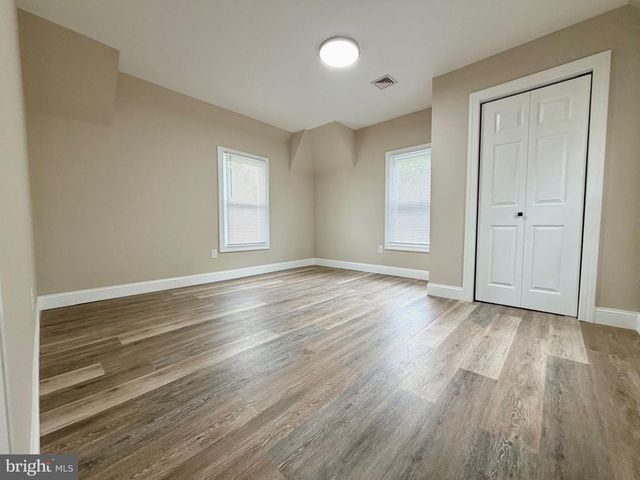 19 W MADISON ST, Paulsboro, NJ 08066