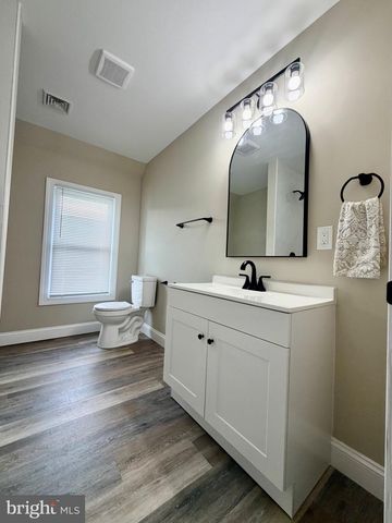 19 W MADISON ST, Paulsboro, NJ 08066