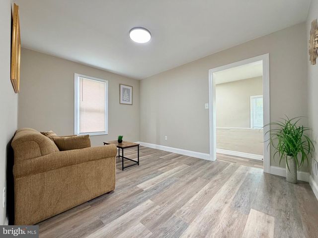 19 W MADISON ST, Paulsboro, NJ 08066