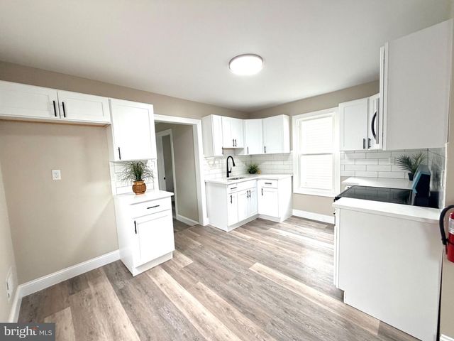 19 W MADISON ST, Paulsboro, NJ 08066