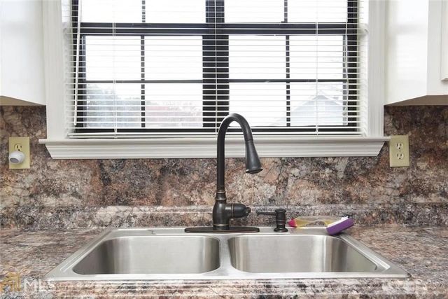 11058 Hunters Lane, Hampton, GA 30228