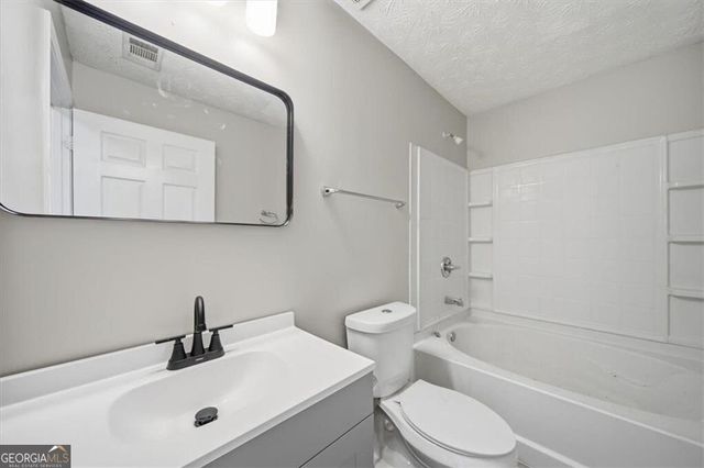 8201 Fairington Ridg Circle, Lithonia, GA 30038