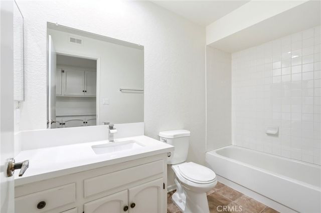 7625 Reseda 202, Reseda, CA 91335