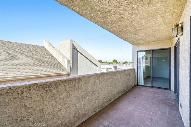 7625 Reseda 202, Reseda, CA 91335