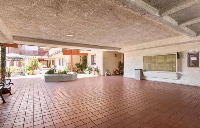 7625 Reseda 202, Reseda, CA 91335