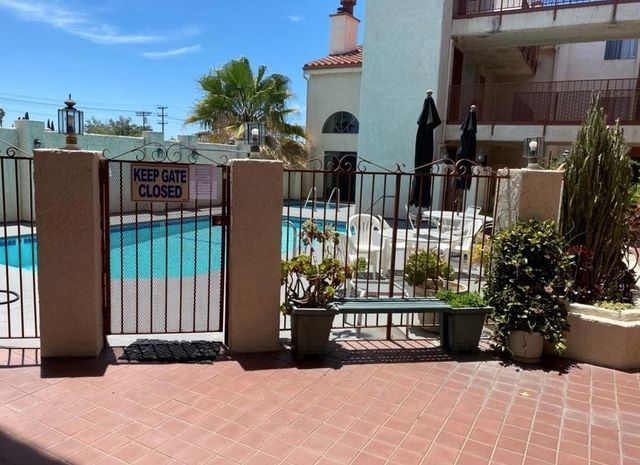 7625 Reseda 202, Reseda, CA 91335