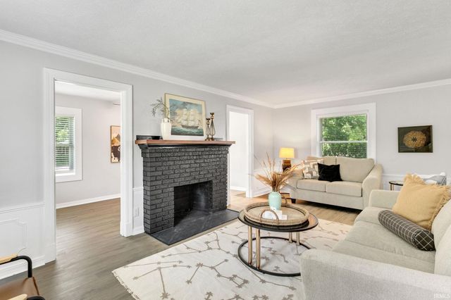 105 E Jennings Avenue, South Bend, IN 46614