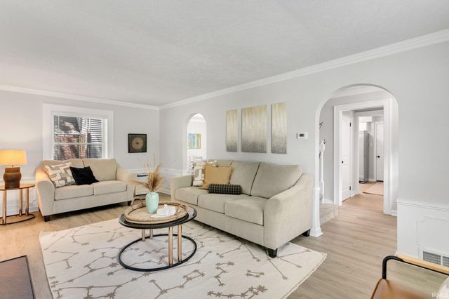 105 E Jennings Avenue, South Bend, IN 46614