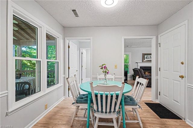 2371 Oakton Drive, Clemmons, NC 27012
