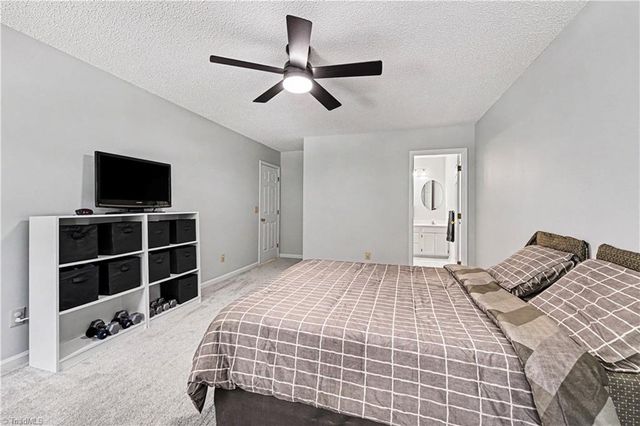 2371 Oakton Drive, Clemmons, NC 27012