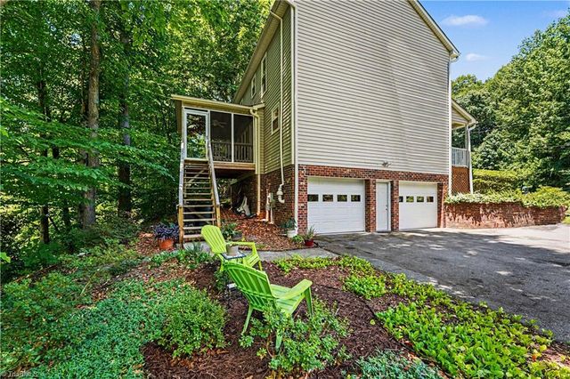 2371 Oakton Drive, Clemmons, NC 27012