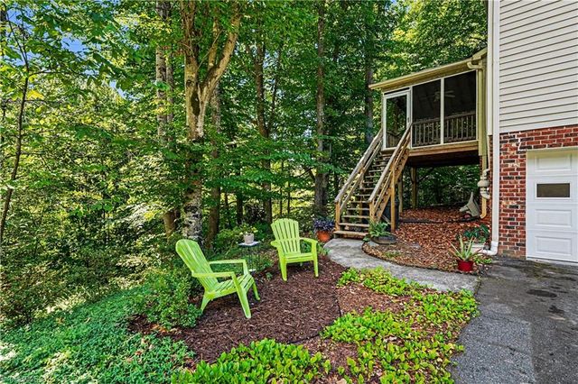 2371 Oakton Drive, Clemmons, NC 27012