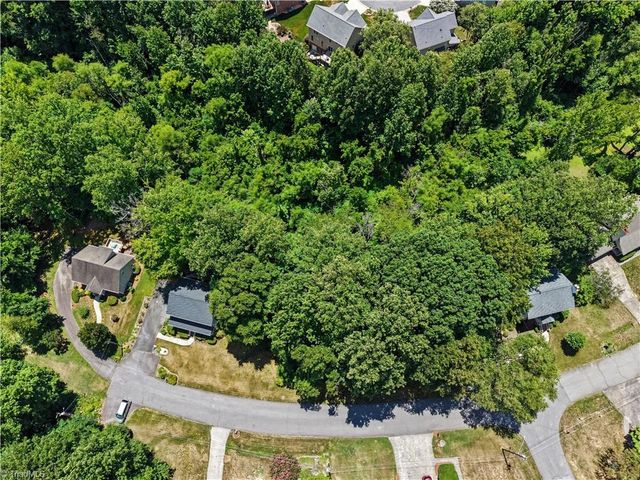 2371 Oakton Drive, Clemmons, NC 27012