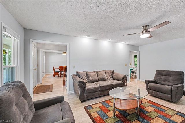 2371 Oakton Drive, Clemmons, NC 27012