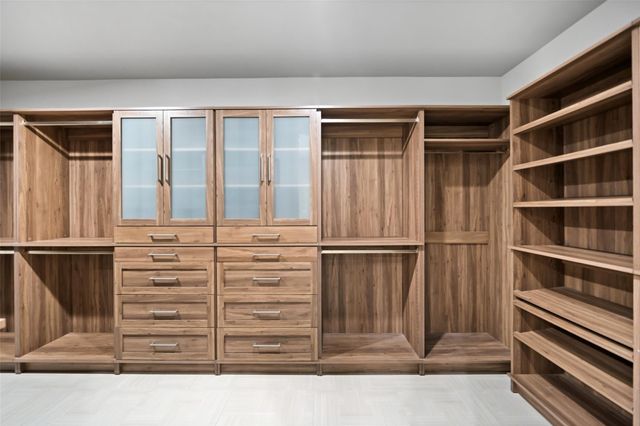 6809 Troya Lane, Houston, TX 77092